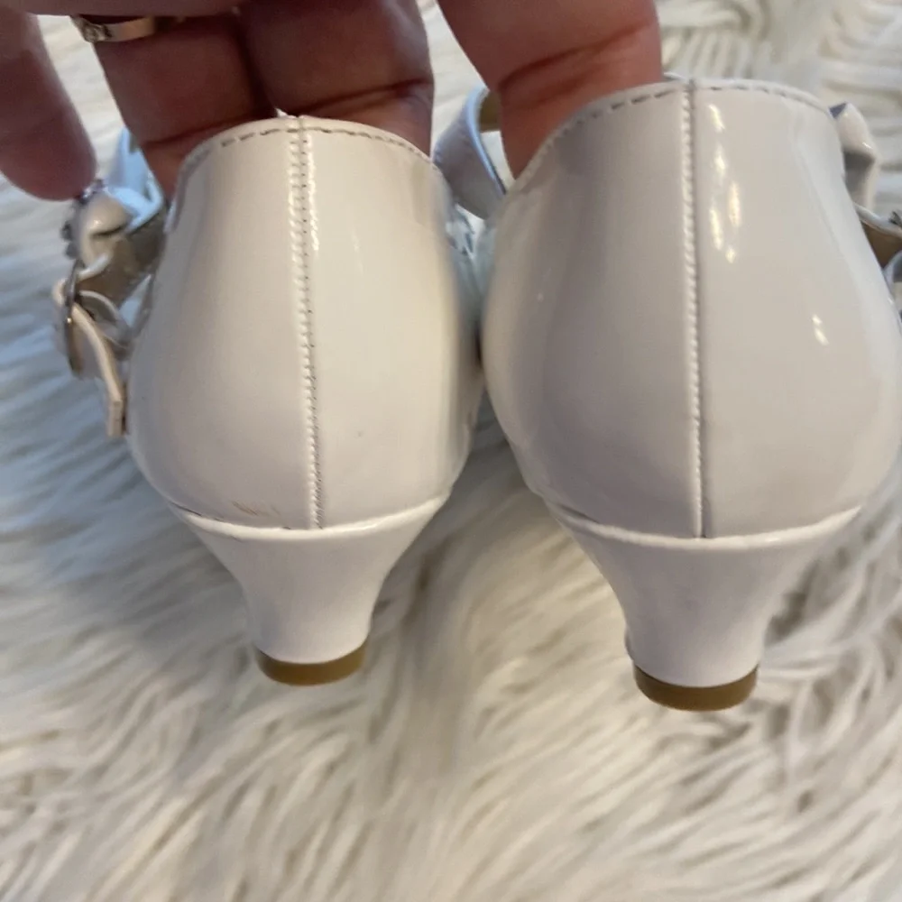 LINK size 13 girls white shoes brand new see all photos for design